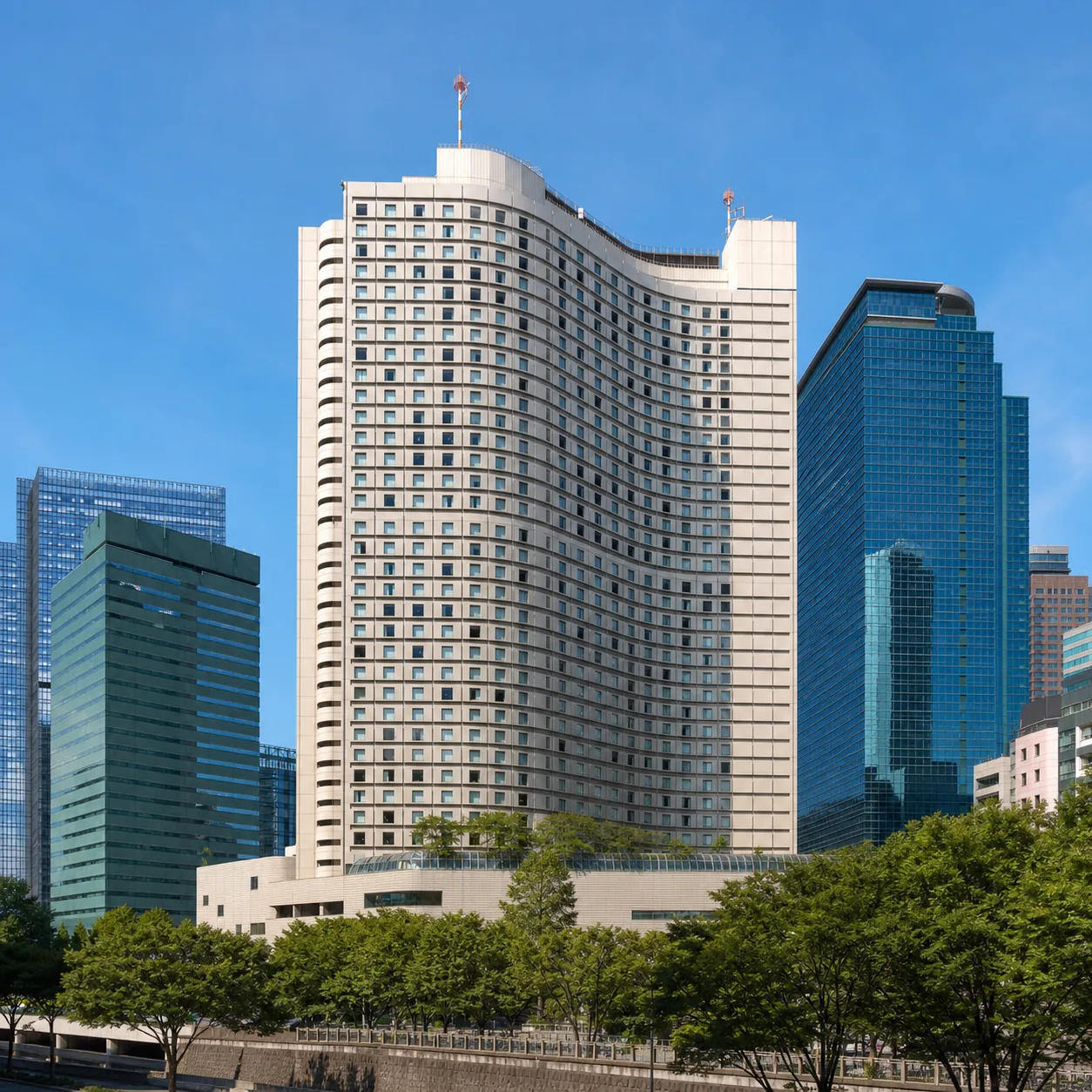 ヒルトン東京（西新宿）— バリアフリールーム4室。詳しく見る